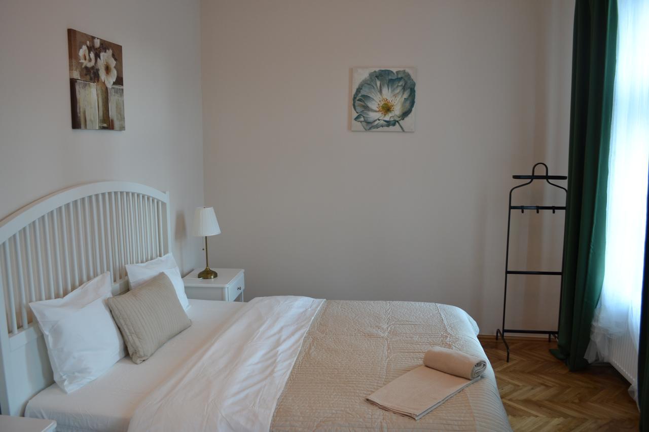 Casa Krone - Piata Sfatului Brasov Bagian luar foto