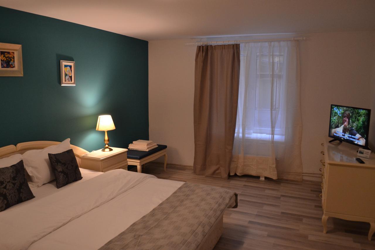 Casa Krone - Piata Sfatului Brasov Bagian luar foto