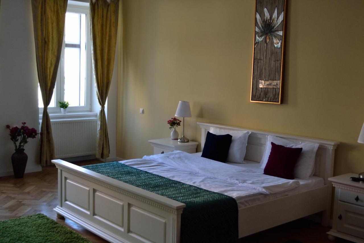 Casa Krone - Piata Sfatului Brasov Bagian luar foto