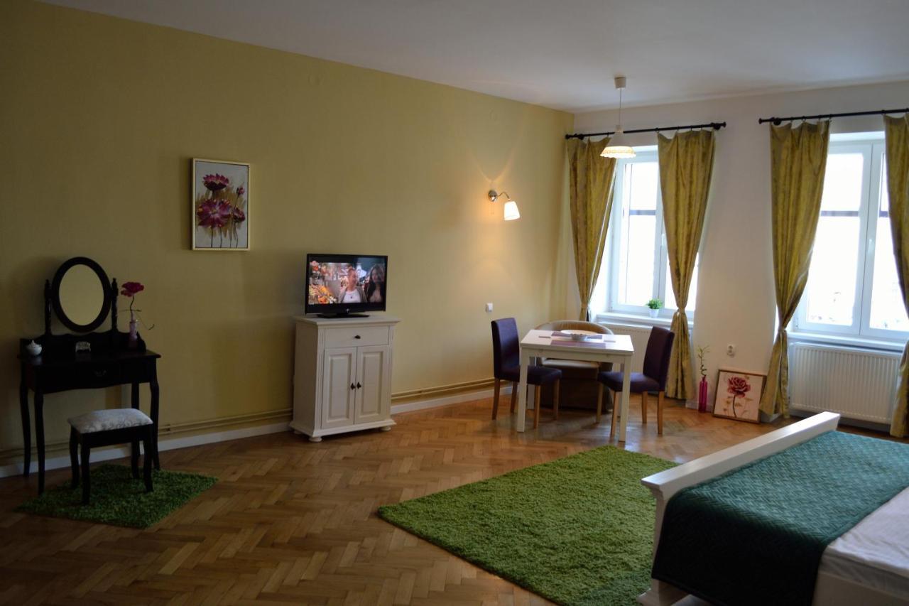 Casa Krone - Piata Sfatului Brasov Bagian luar foto